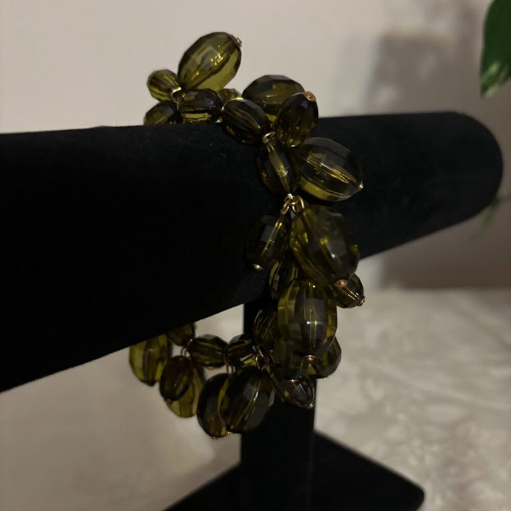 Beautiful Green Color Stretch Bracelet for any occasion